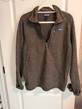 Patagonia Men’s Olive Green Half-Zip Fleece Pullover